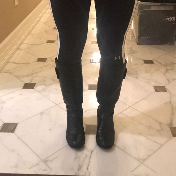 Tory Burch leather boots - Picture 5 of 8